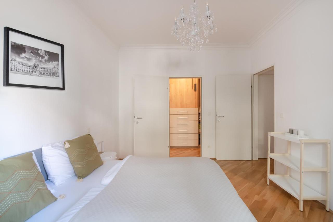 Absolute Ruhelage Im Zentrum Mit Parkplatz Apartment Viena Exterior foto