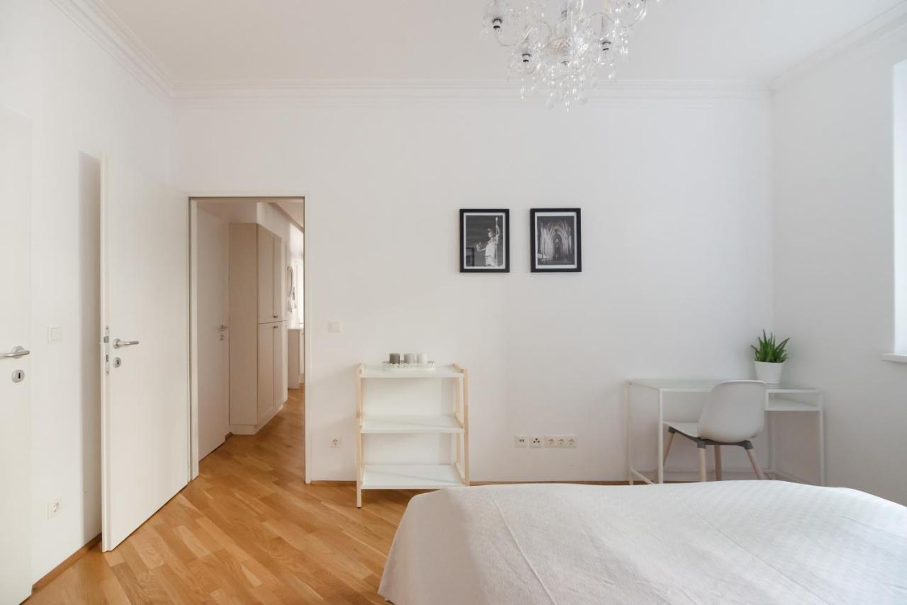 Absolute Ruhelage Im Zentrum Mit Parkplatz Apartment Viena Exterior foto