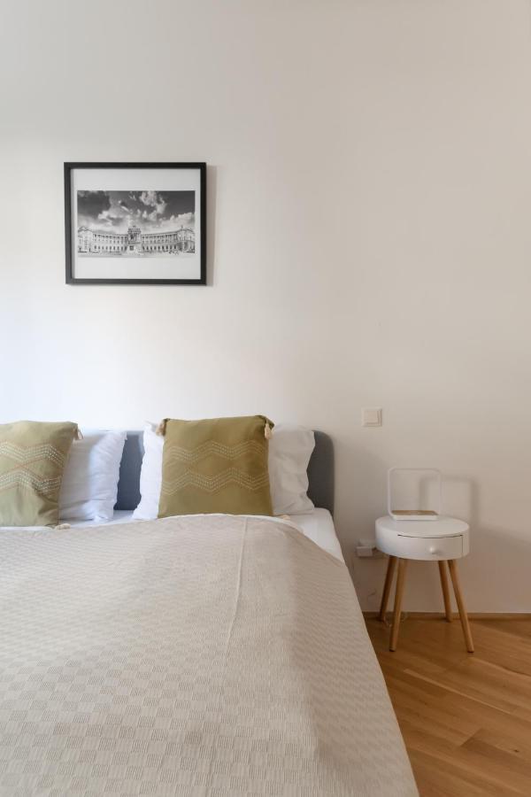 Absolute Ruhelage Im Zentrum Mit Parkplatz Apartment Viena Exterior foto