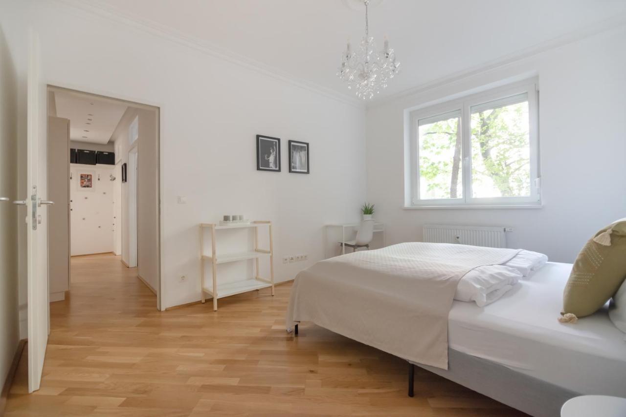 Absolute Ruhelage Im Zentrum Mit Parkplatz Apartment Viena Exterior foto