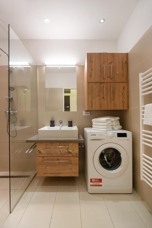 Absolute Ruhelage Im Zentrum Mit Parkplatz Apartment Viena Exterior foto
